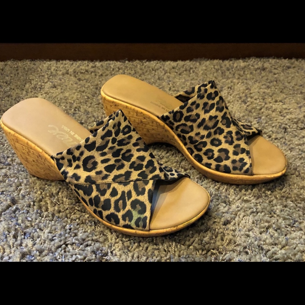 Women’s sandals